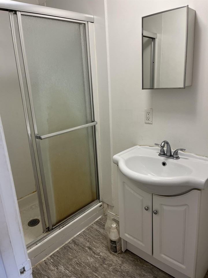 293 2a-293 Hazel Street #2A - Photo 3 of 9