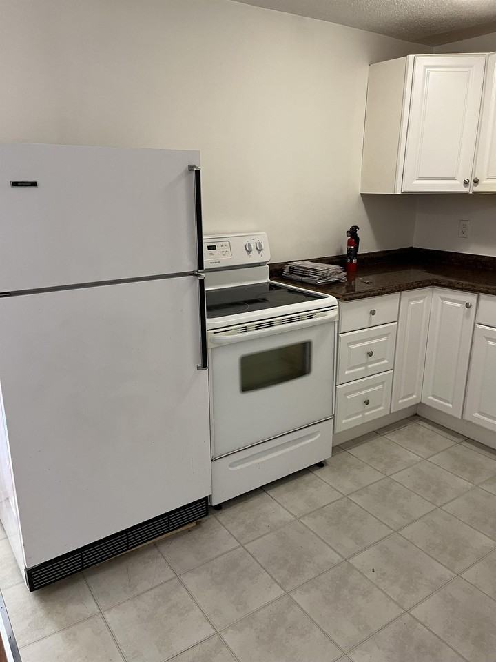 293 2a-293 Hazel Street #2A - Photo 6 of 9