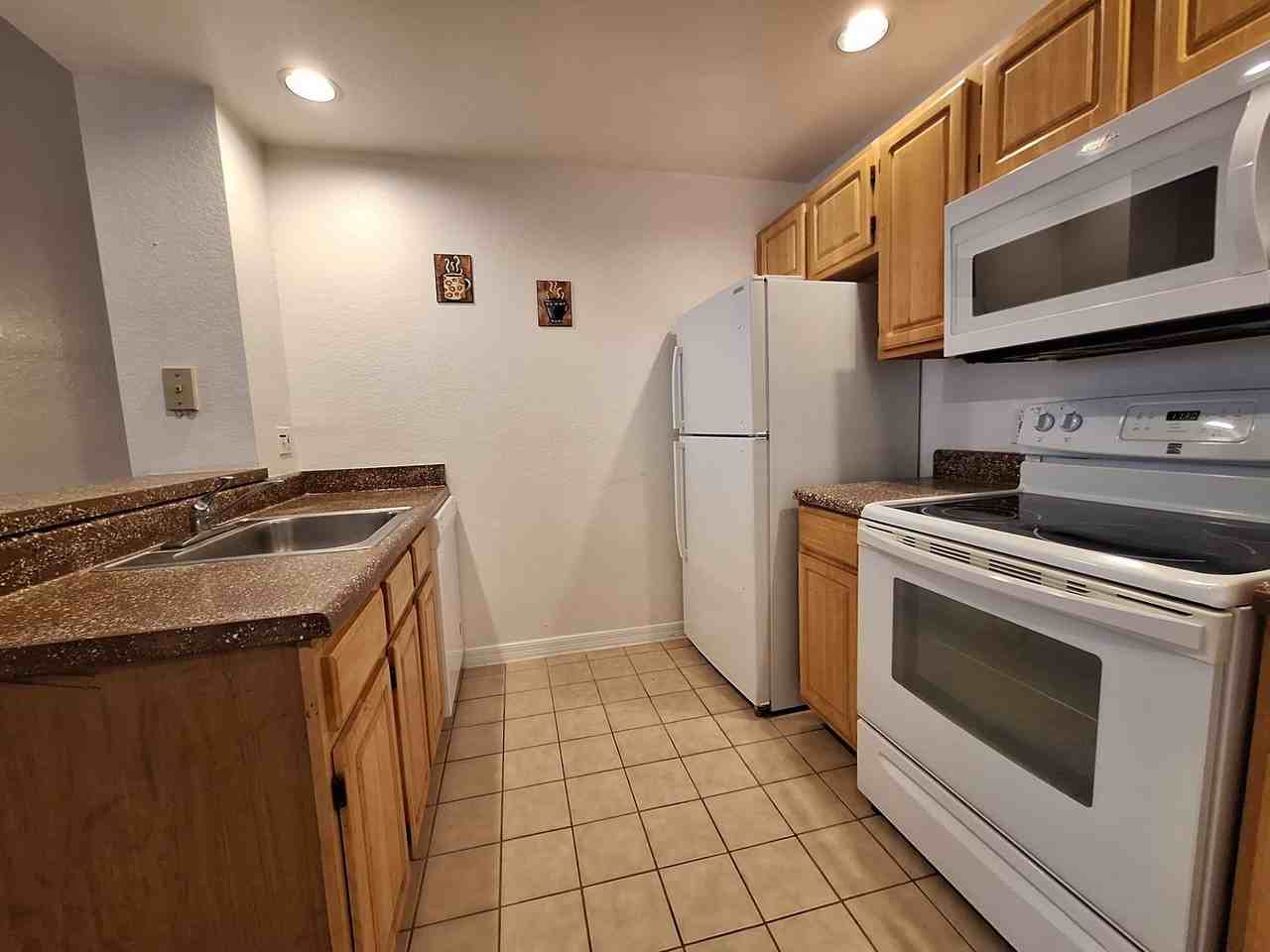 4010 San Gallo Dr - Photo 5 of 27