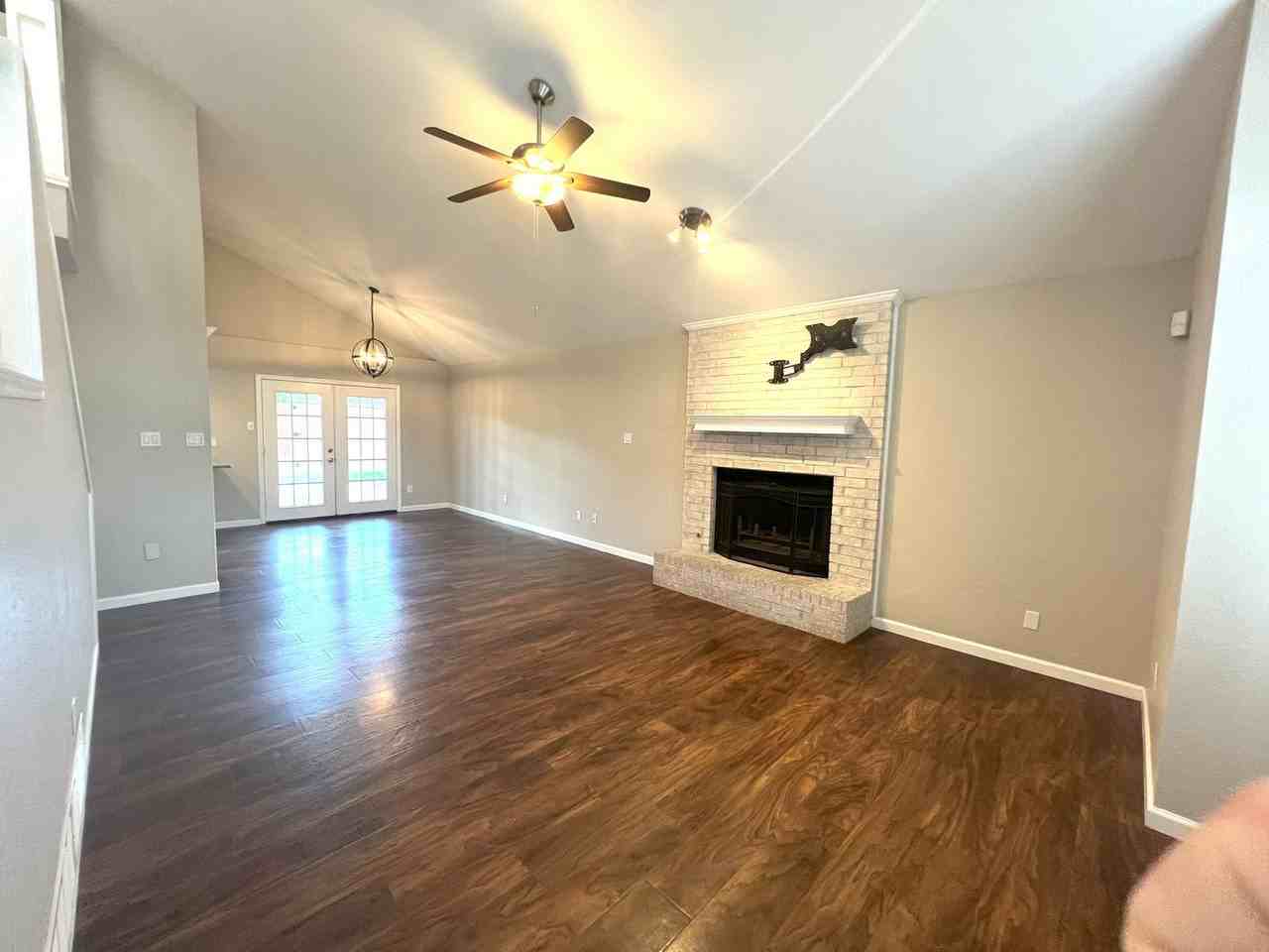 5602 88th St - Photo 2 of 23
