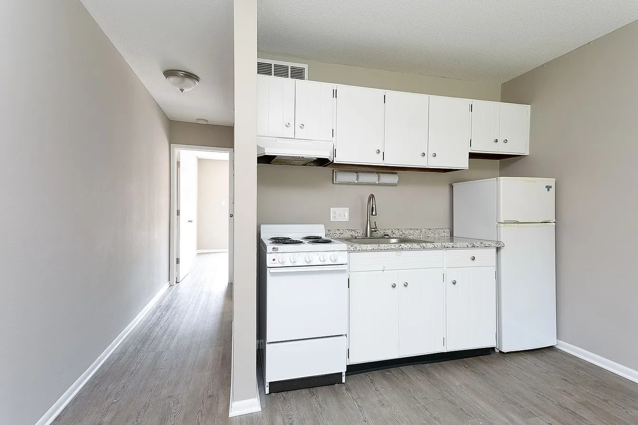 4671 Nw 50th St #D - Photo 7 of 15