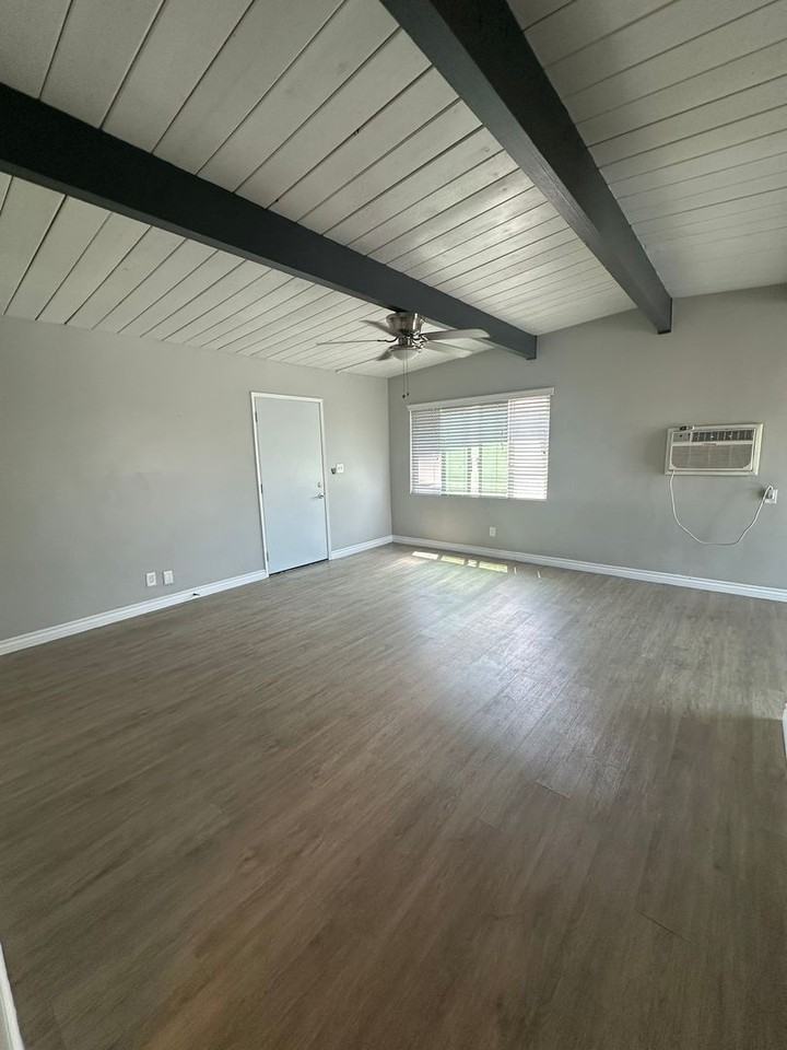 4533 Contour Blvd. - Photo 4 of 50
