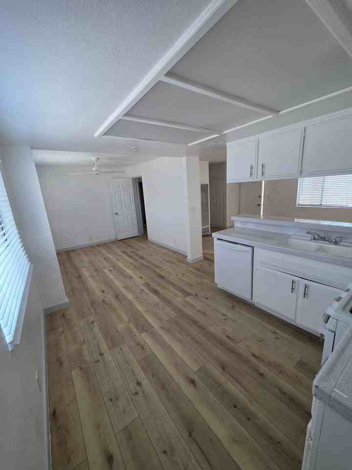 11702 York Avenue - Photo 2 of 4