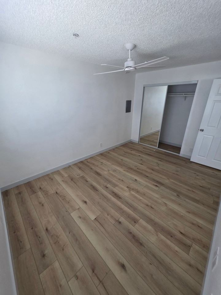 11702 York Avenue - Photo 3 of 4