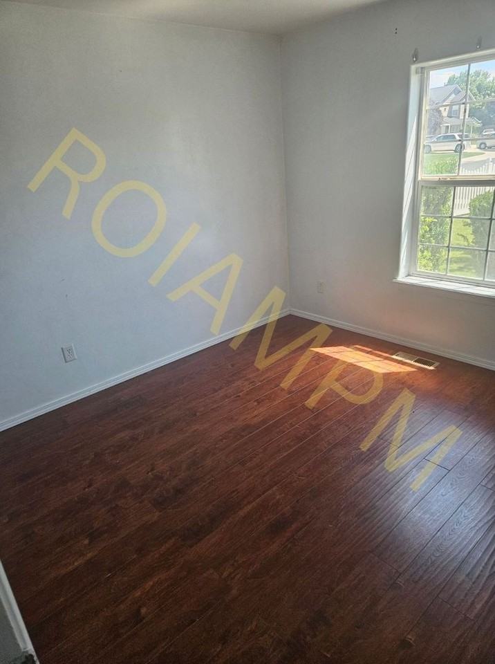 1064 Arrow Wood Ct - Photo 5 of 7