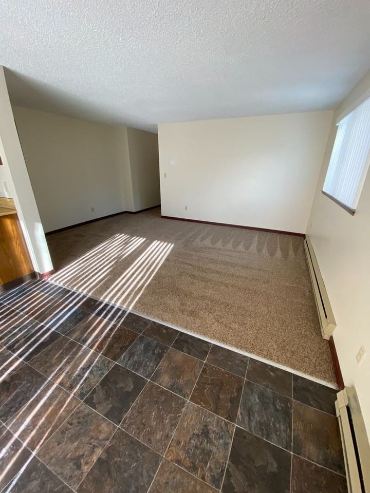 Centre III Apartments - Photo 3 of 18