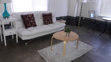 featured image of 1947 N Cahuenga Blvd