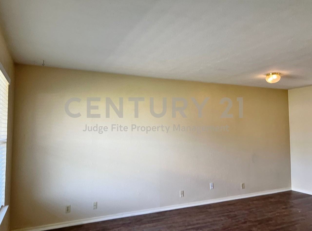 117 Redbud St - Photo 2 of 10