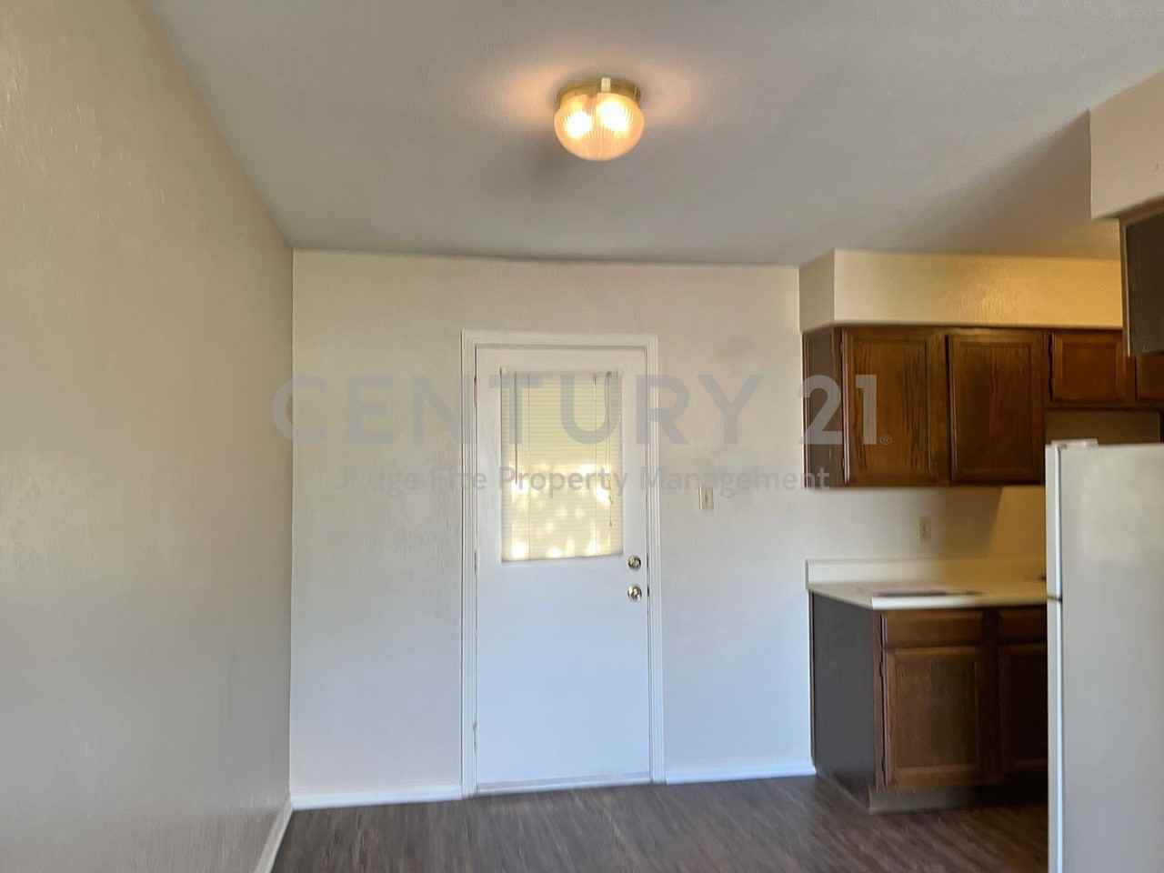 117 Redbud St - Photo 3 of 10