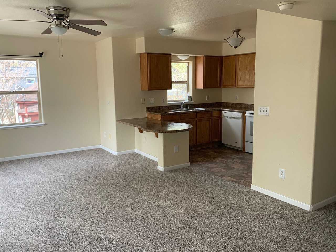 621 Elko Ave - Photo 3 of 8