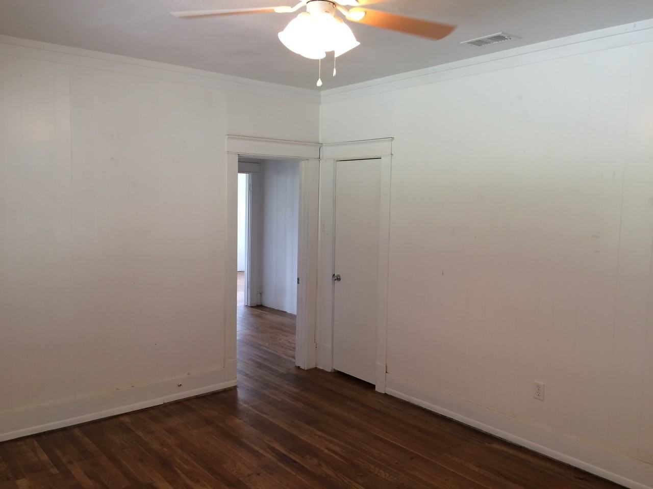 741 Locust St - Photo 3 of 15