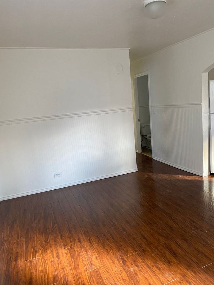 2001 1/2 N Fir St - Photo 3 of 11