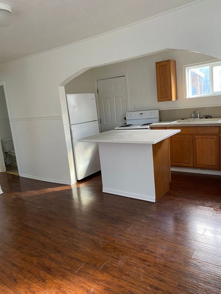 2001 1/2 N Fir St - Photo 5 of 11