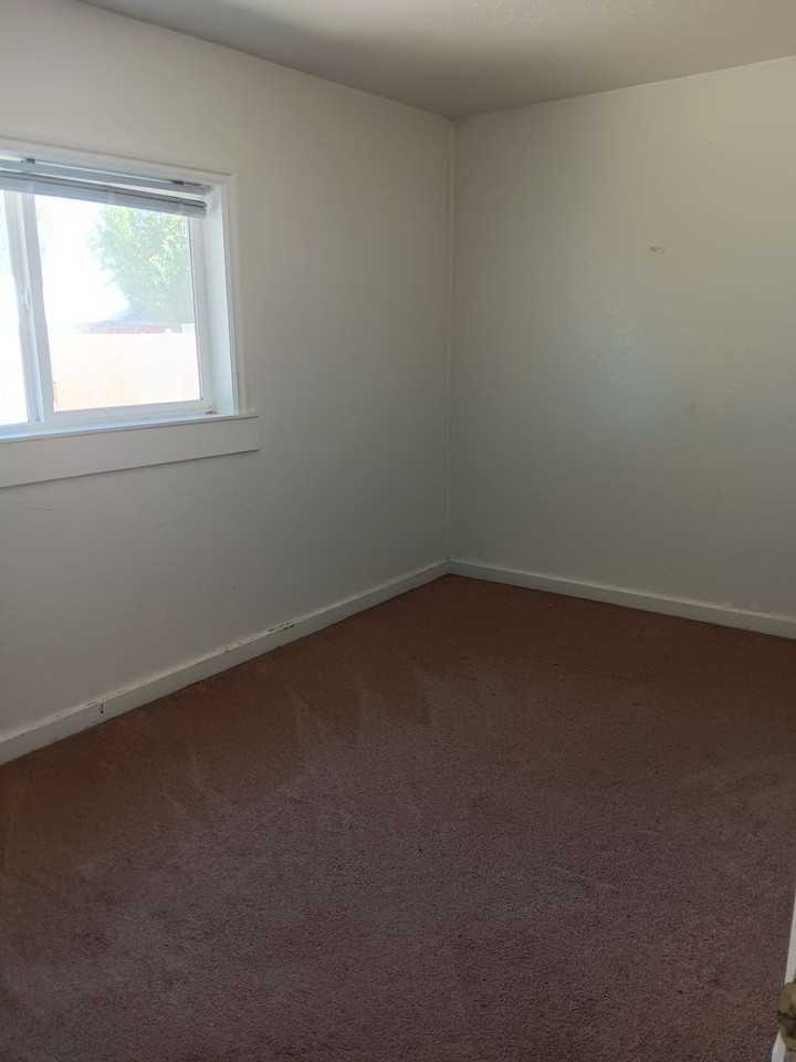 2001 1/2 N Fir St - Photo 6 of 11