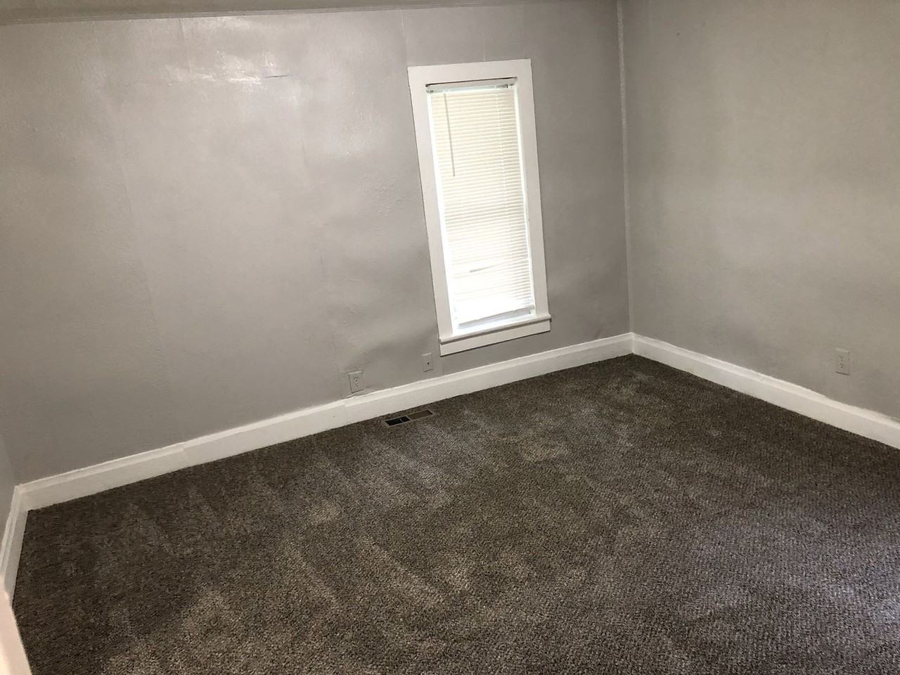 1713 Rose St - Photo 4 of 18