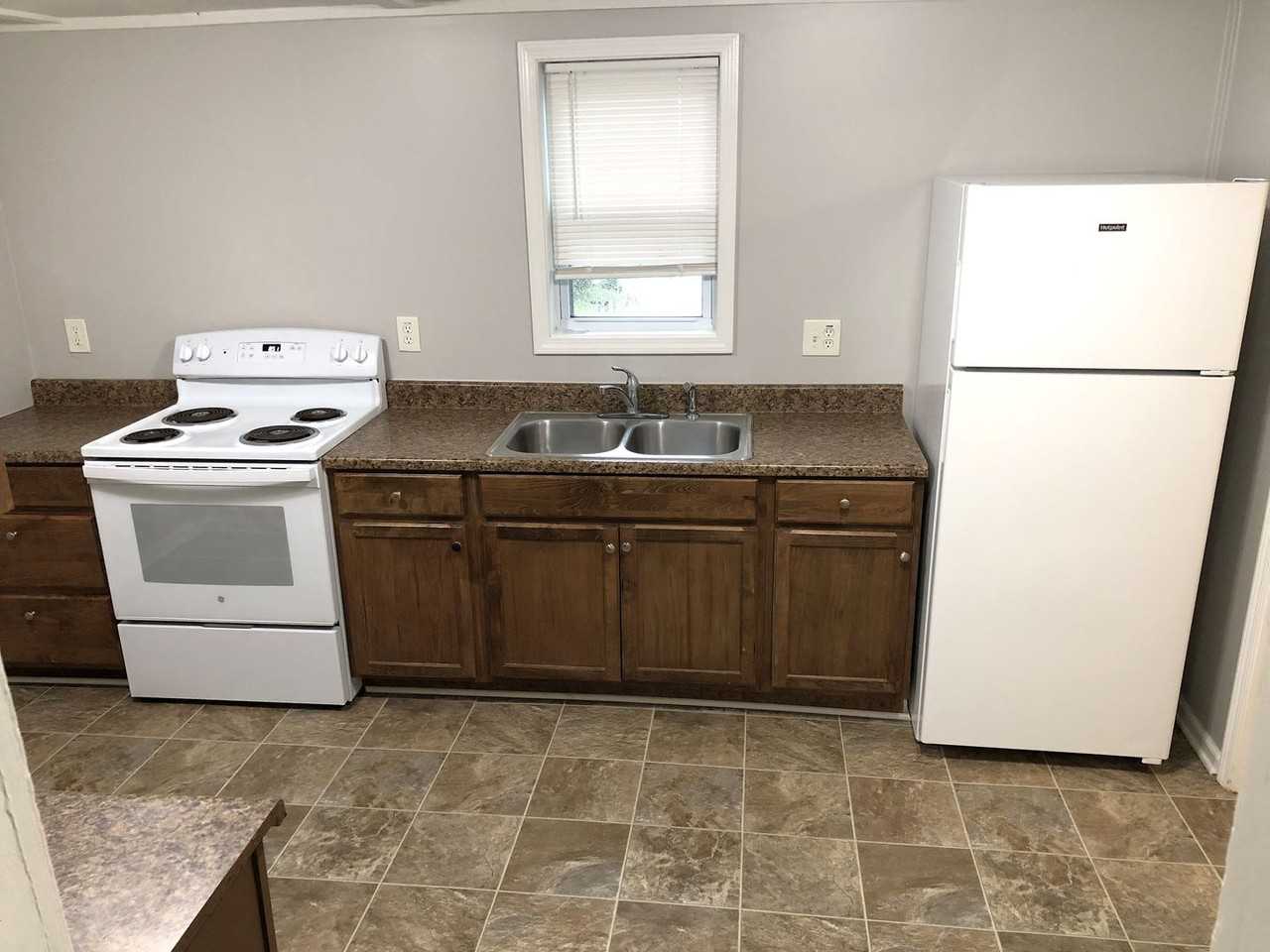 1713 Rose St - Photo 6 of 18
