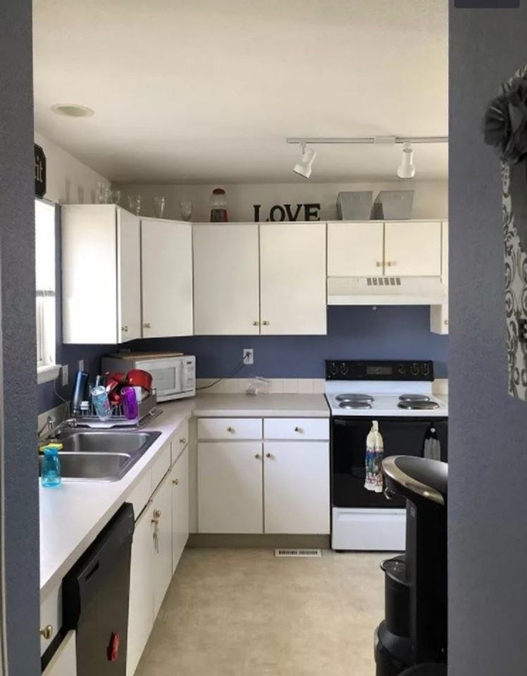 308 W Geneseo St Apt A - Photo 2 of 7