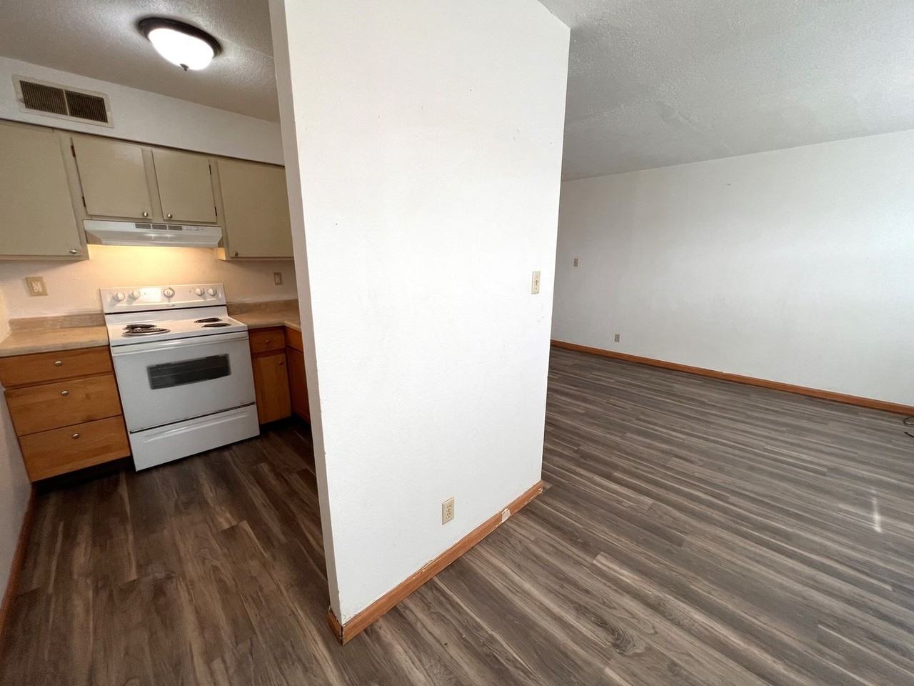 1102 21st Avenue Pl - Photo 5 of 14