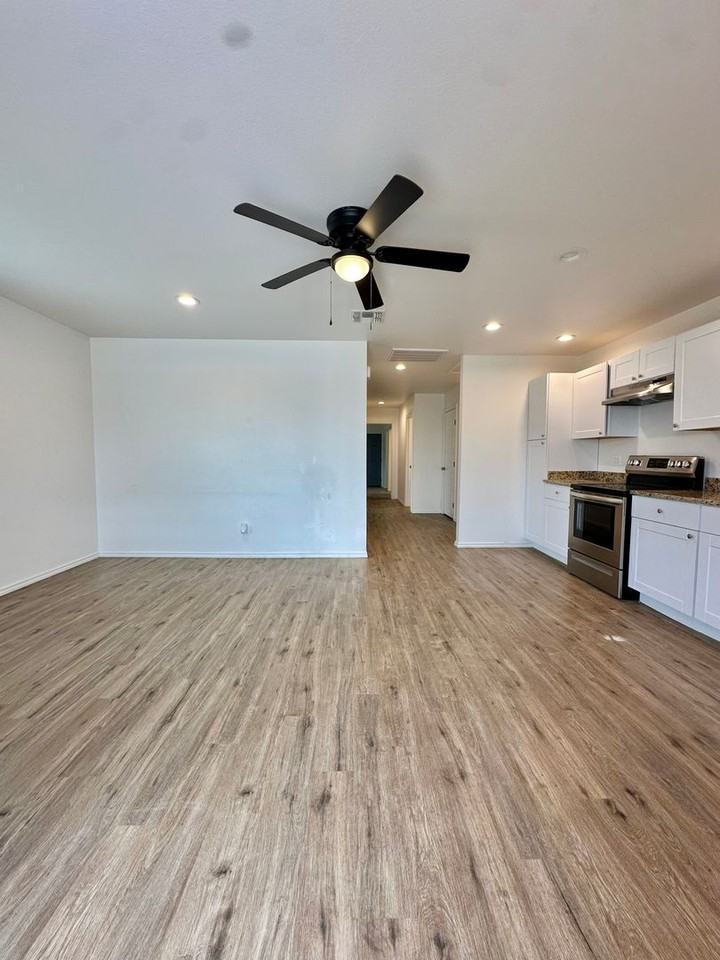 1640D Beacon St - Photo 2 of 17