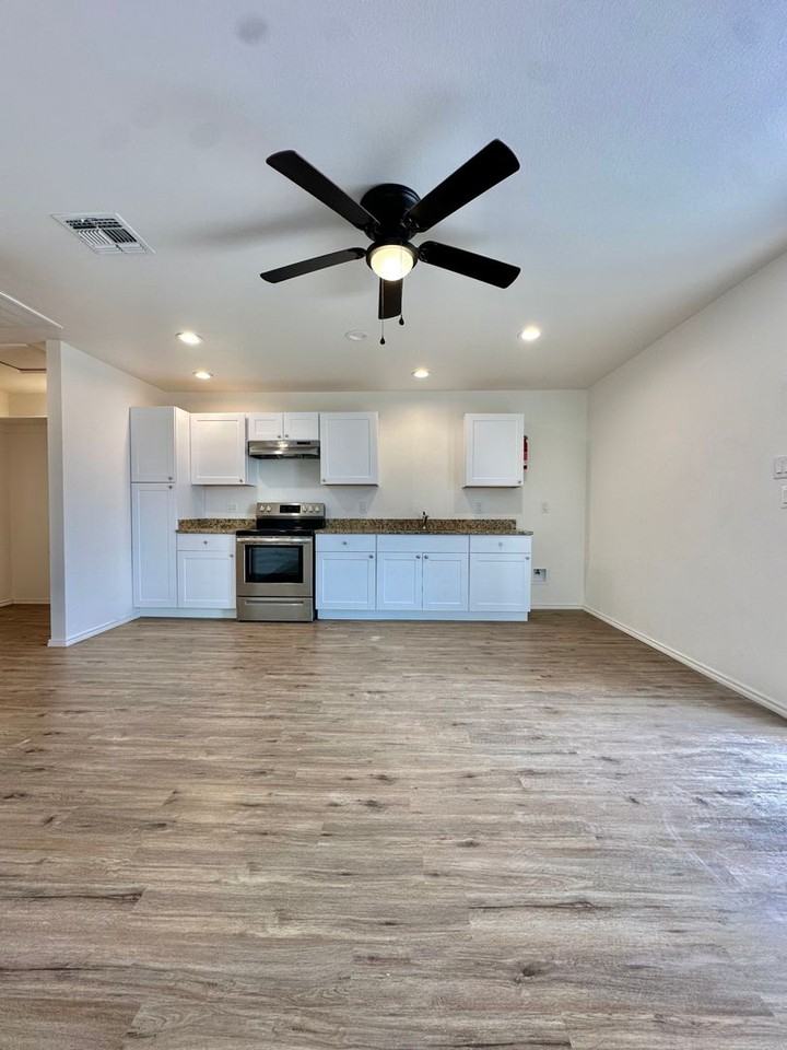 1640D Beacon St - Photo 3 of 17