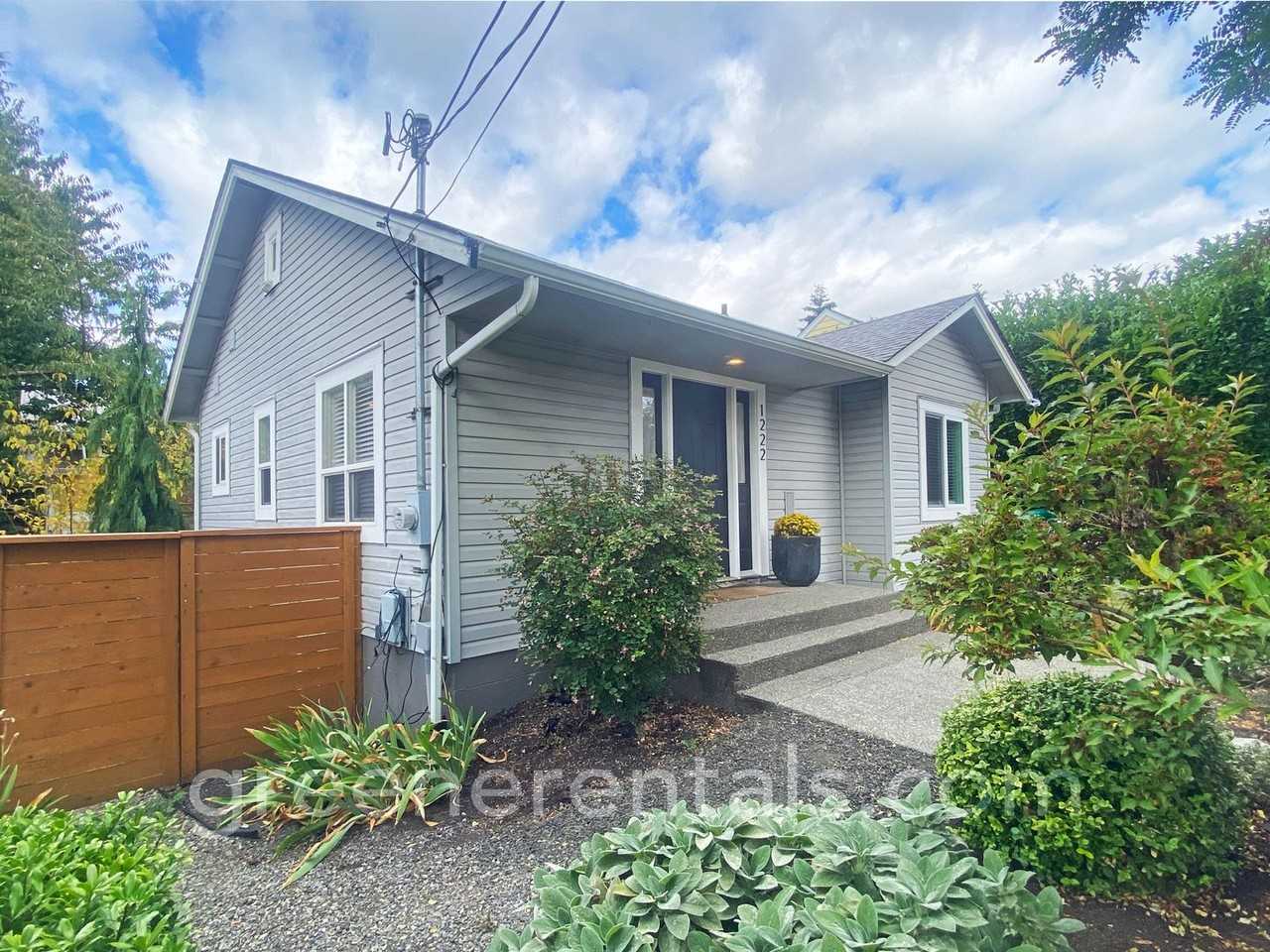 1222 9th Ave Se - Photo 2 of 17