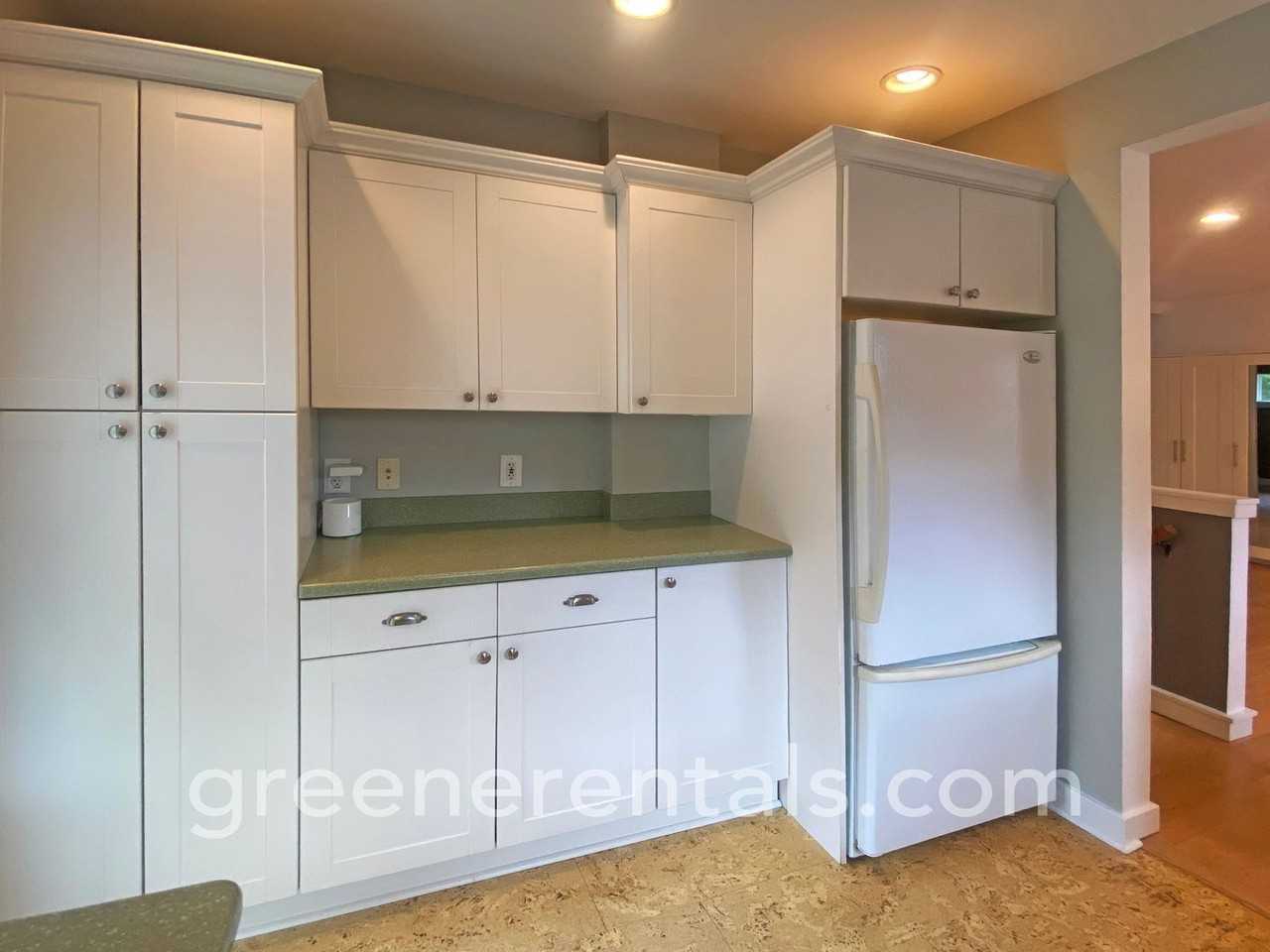 1222 9th Ave Se - Photo 6 of 17