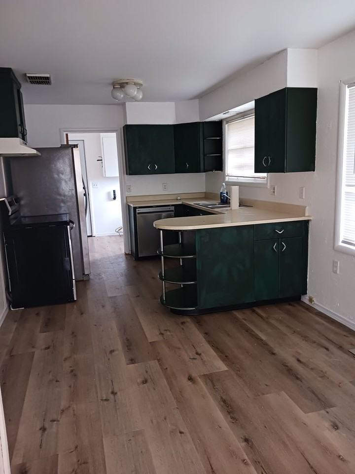 408 Ne 11th St - Photo 2 of 21