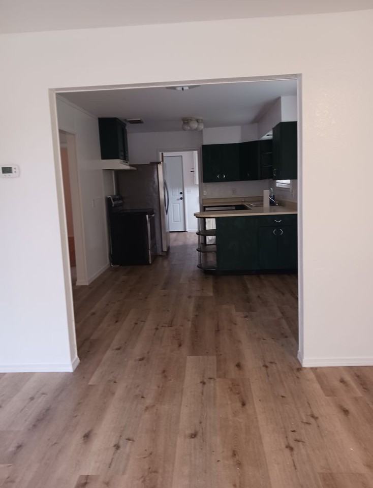 408 Ne 11th St - Photo 4 of 21