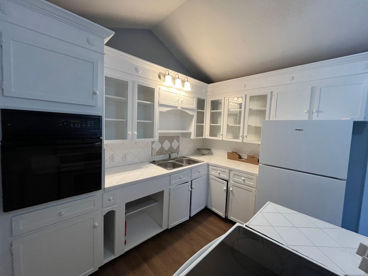 520 Helvenston St Se - Photo 2 of 9