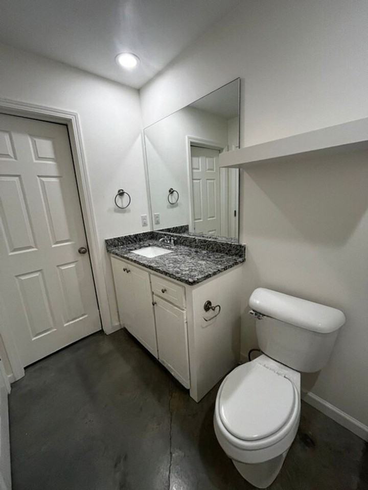 246 Skylane Dr - Photo 3 of 15