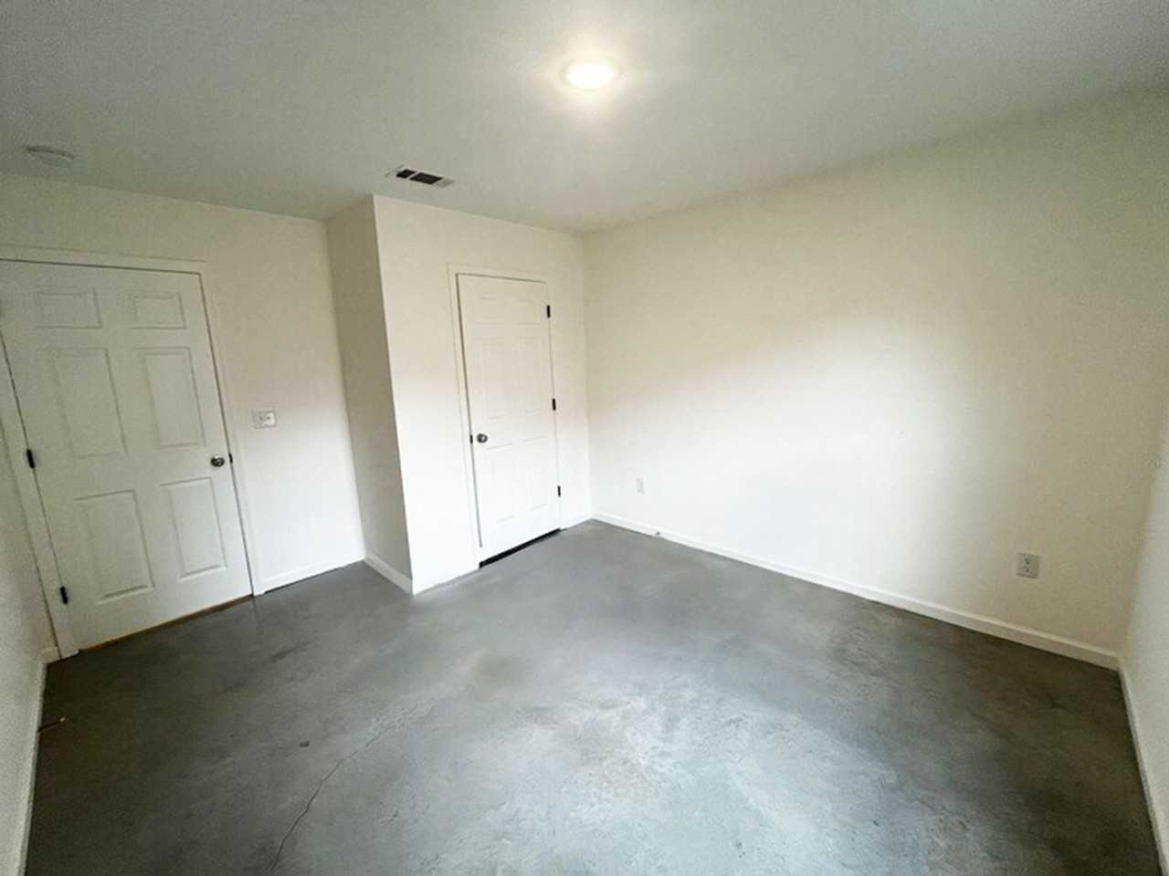 246 Skylane Dr - Photo 5 of 15