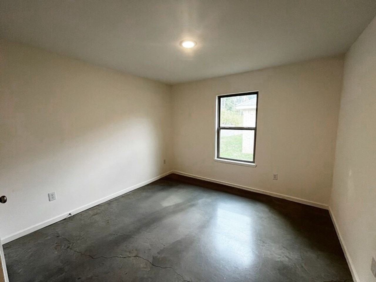 246 Skylane Dr - Photo 6 of 15