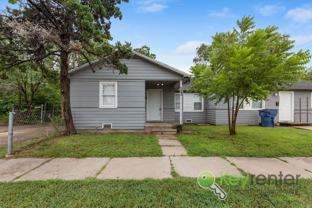 E Elm St Triplex - Photo 1 of 1