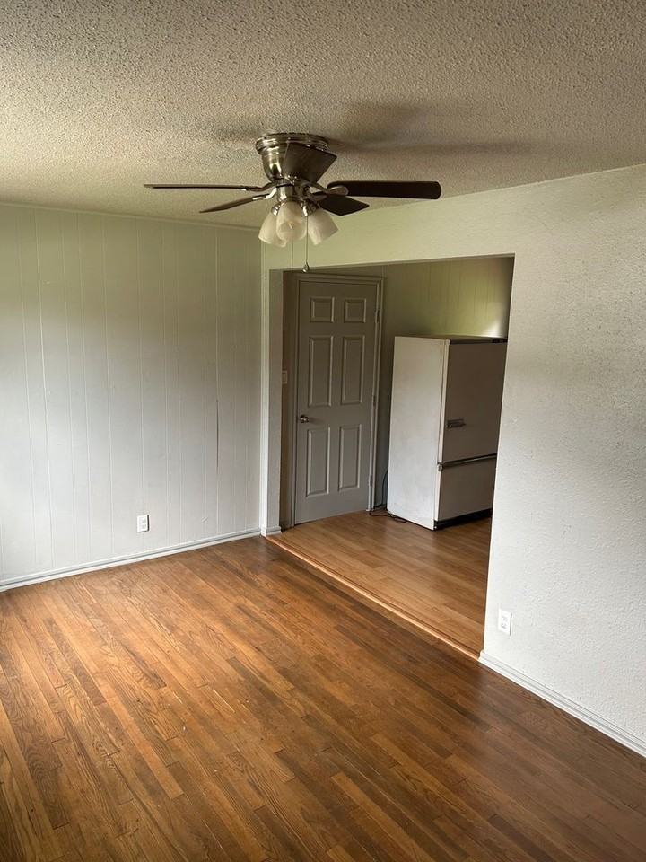 1619 Se 62nd St - Photo 4 of 17