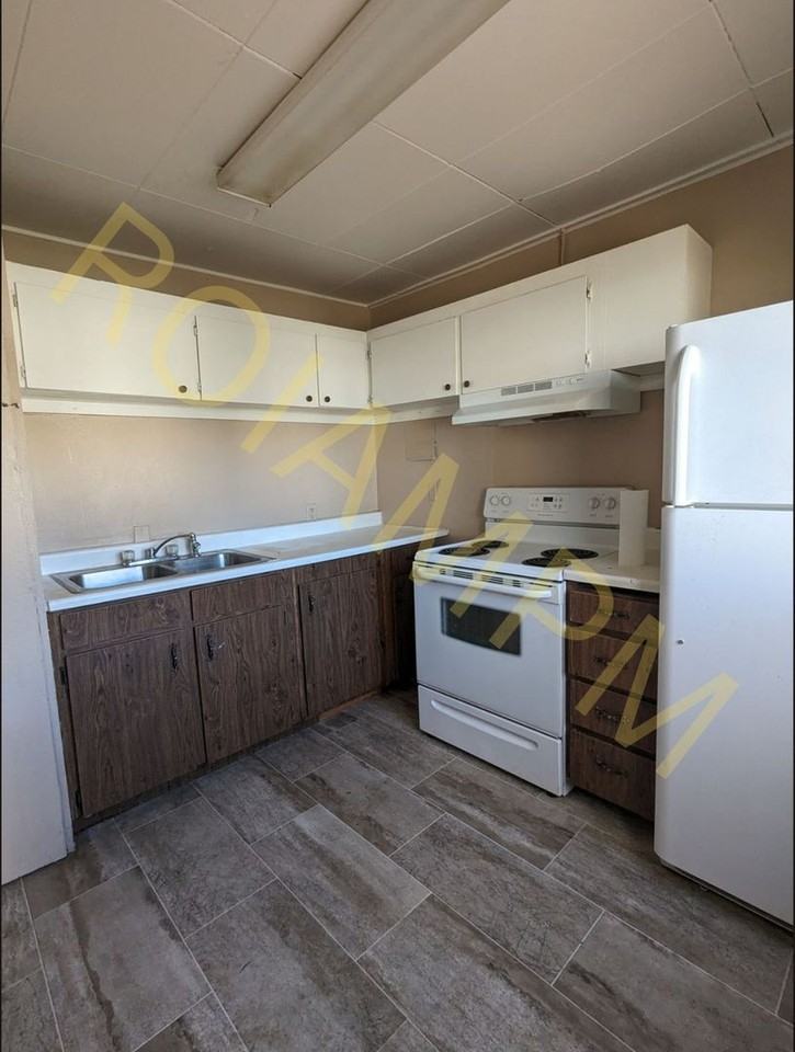 216 216 12th Avenue North - 216 1/2 - Photo 3 of 8