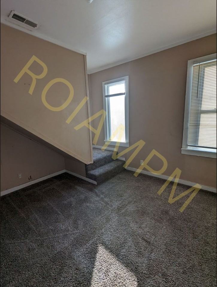 216 216 12th Avenue North - 216 1/2 - Photo 5 of 8