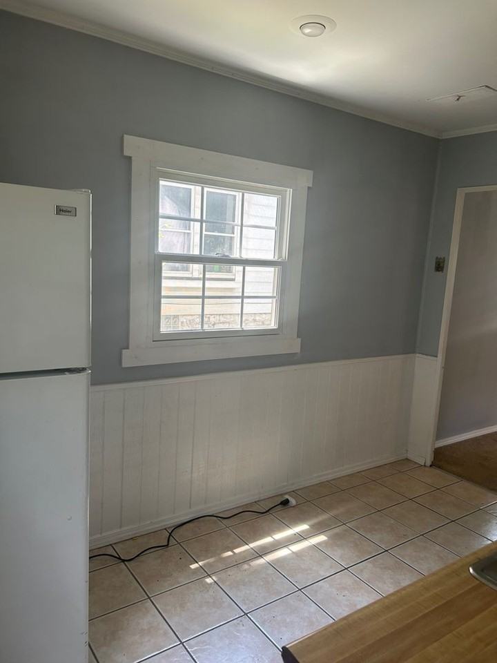 1313 Lexington Ave - Photo 3 of 16