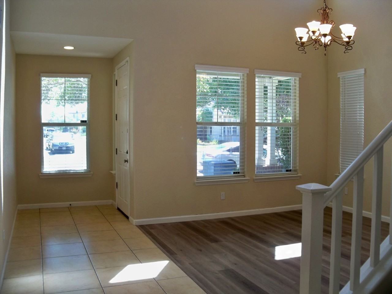 2801 Amir Dr - Photo 3 of 16