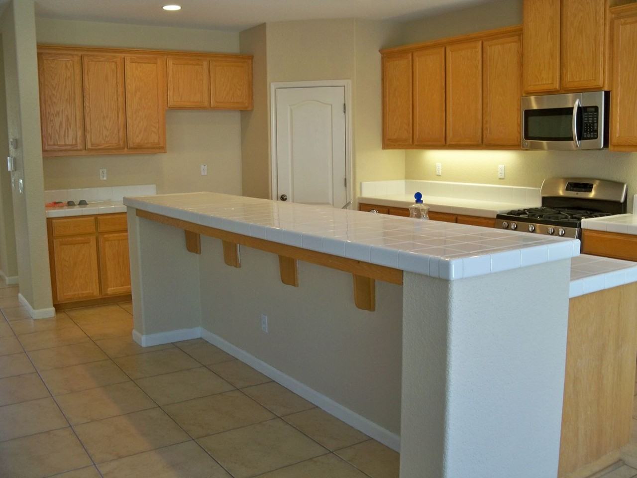 2801 Amir Dr - Photo 6 of 16