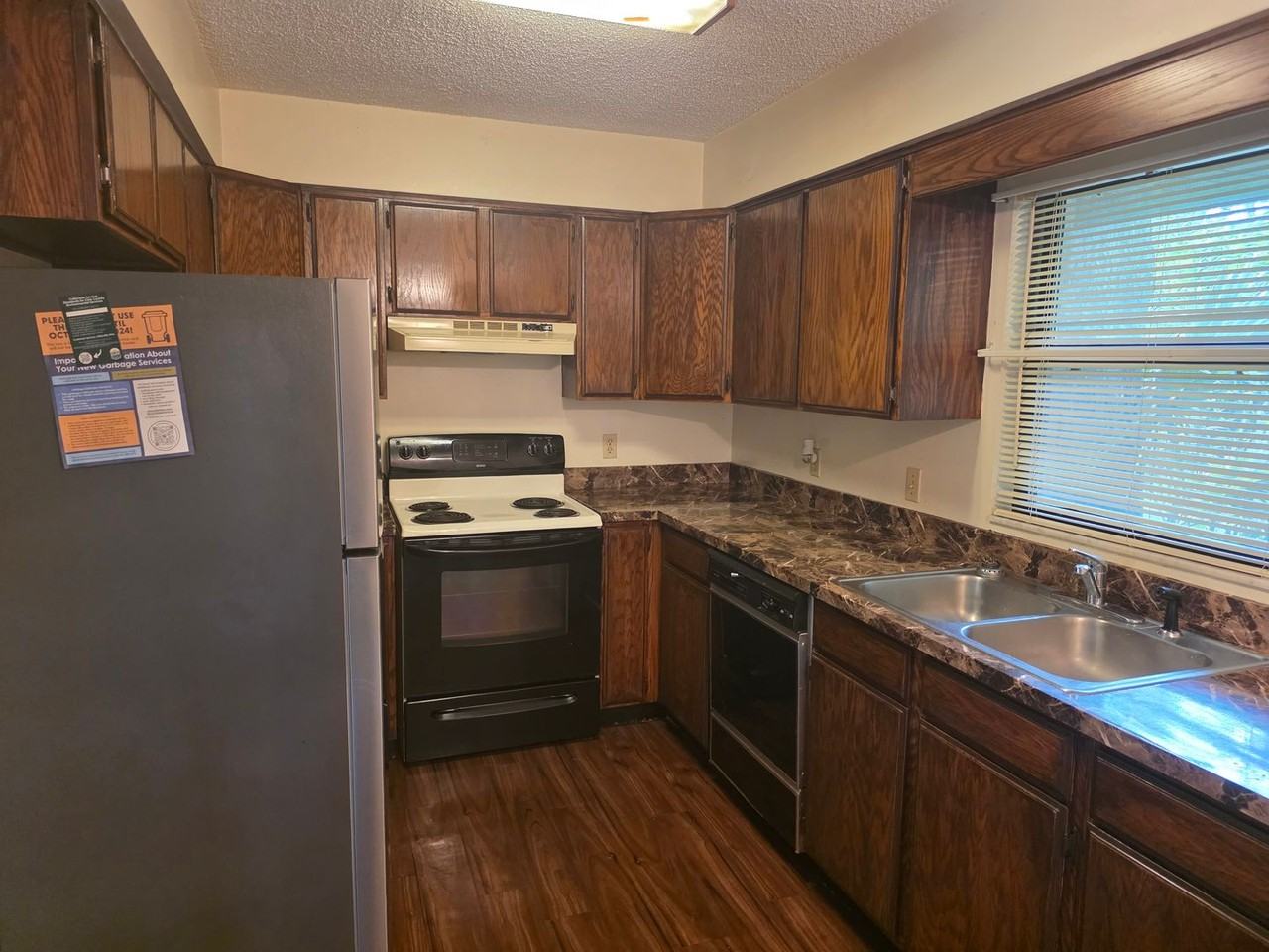 660 Sw Cardinal Dr - Photo 5 of 14