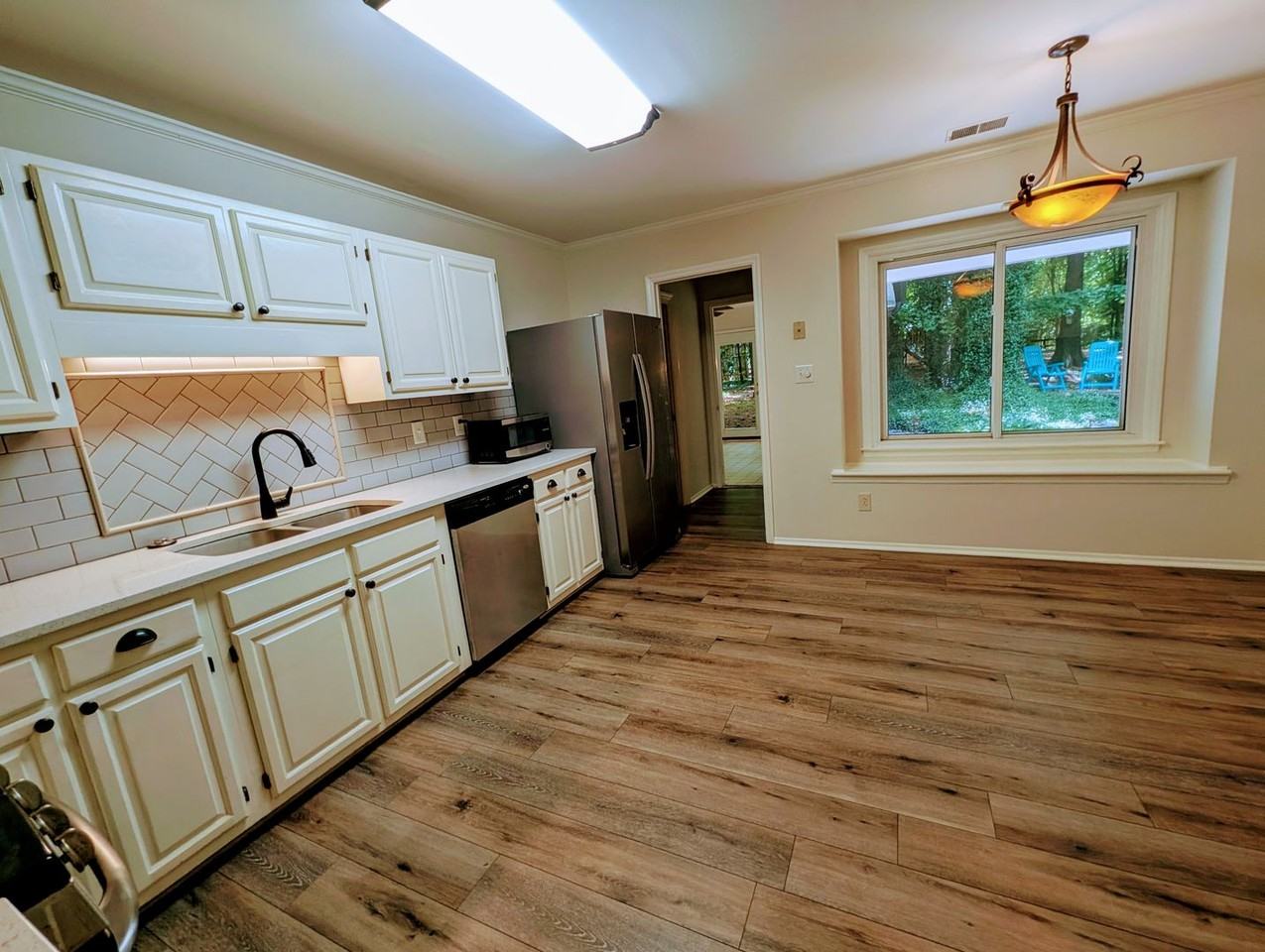 10139 Sardis Oaks Rd - Photo 3 of 18