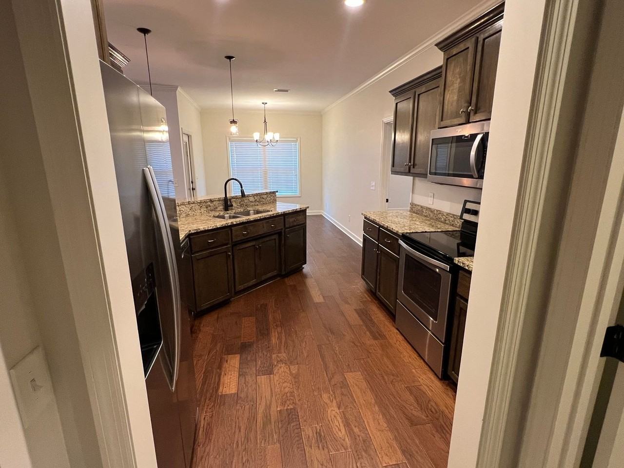 660 Valley Stream Dr - Photo 3 of 26