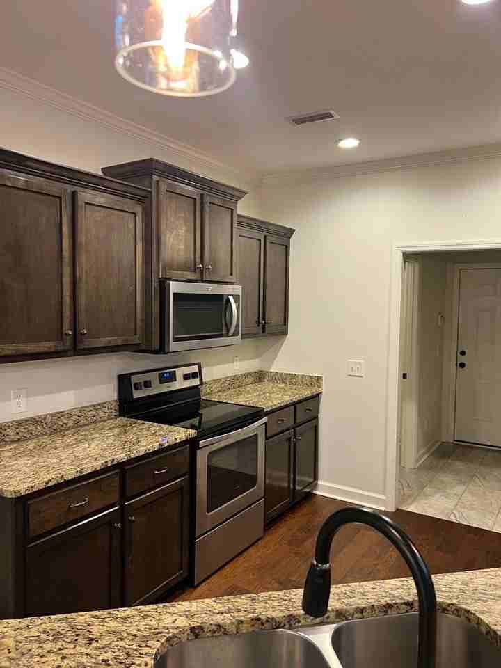 660 Valley Stream Dr - Photo 4 of 26