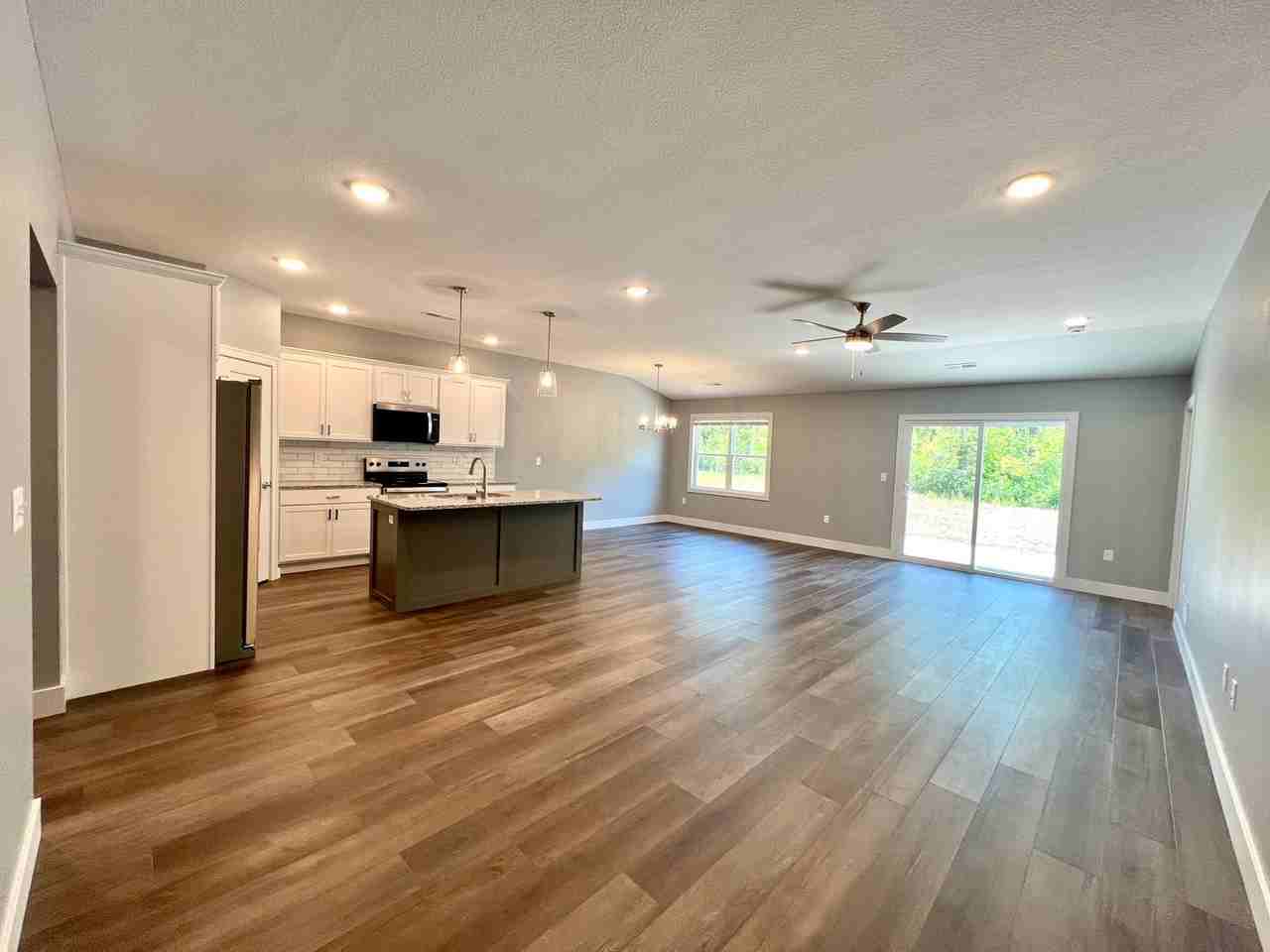 4647 Pierce Dr - Photo 5 of 21