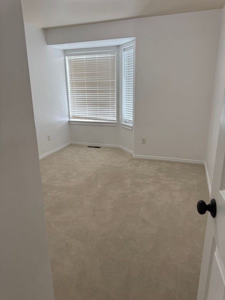 3016 West Villard Street - Photo 4 of 11