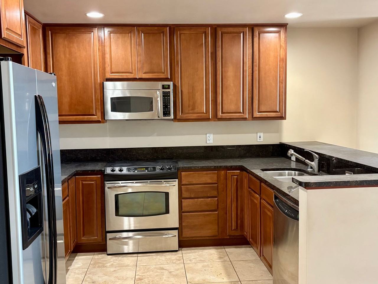 50 N Sierra St #908 - Photo 3 of 17