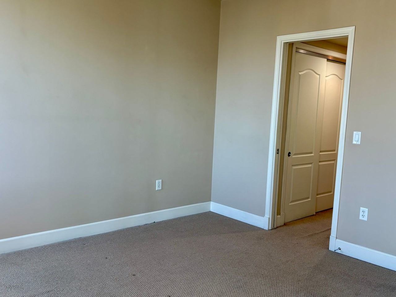 50 N Sierra St #908 - Photo 7 of 17