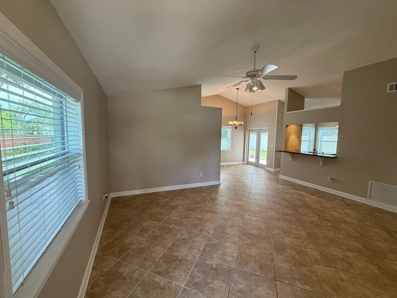 801 Heather Glen Cir - Photo 2 of 16