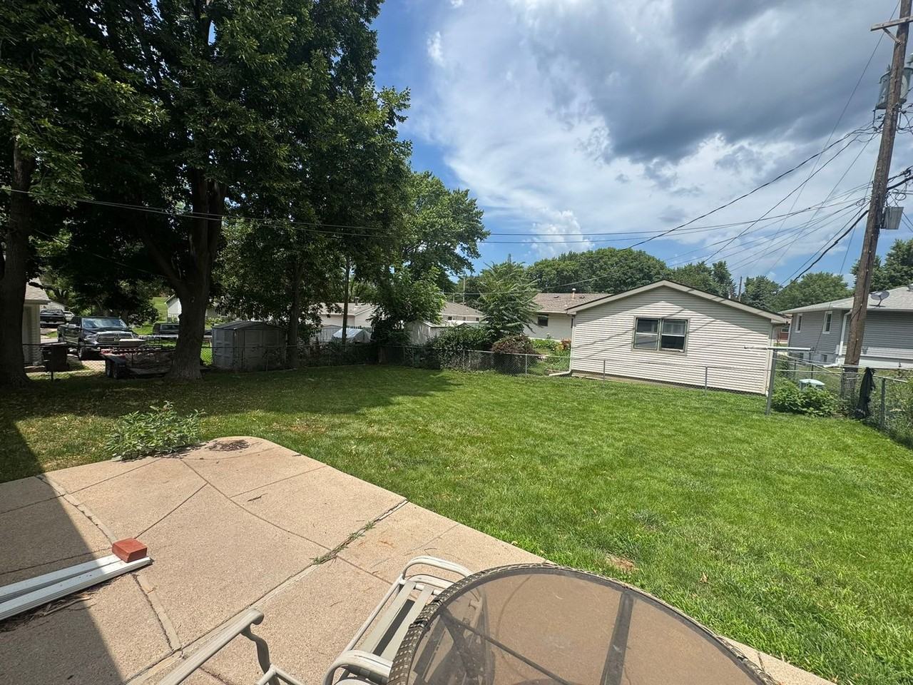 1010 Vale St - Photo 2 of 14