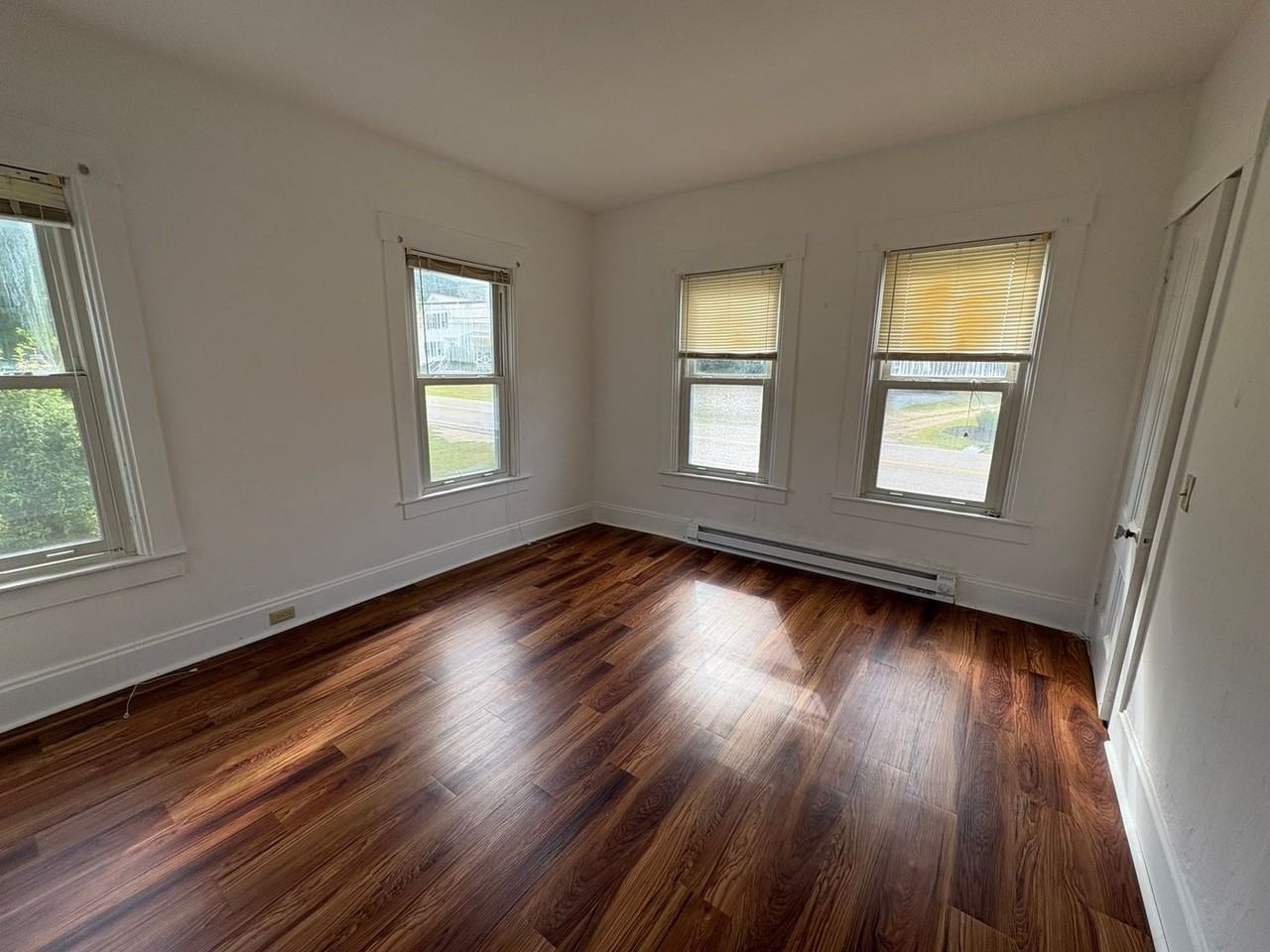 596 Portland St - Photo 2 of 24